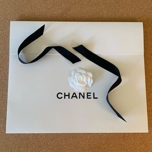 🔲Chanel gift envelope with attached Camellia flower🔲